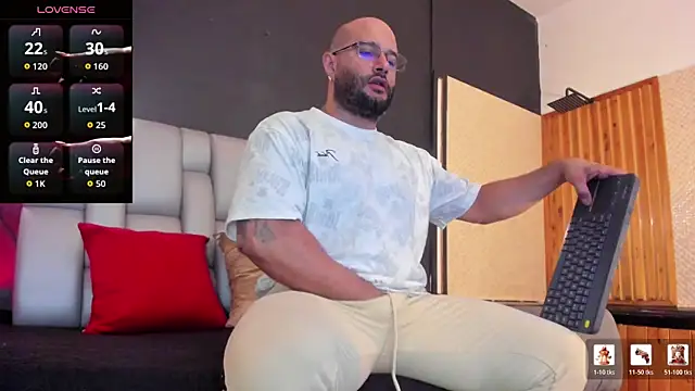 Luke  09 online show from 07-12-26, 11:56