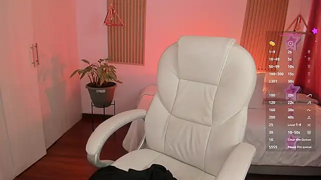 Kendall Bunnyy online show from 12-15-25, 06:56