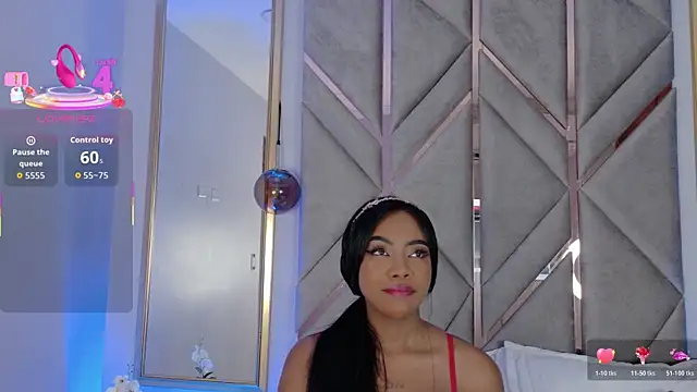 Lola King online show from 11-05-25, 10:54