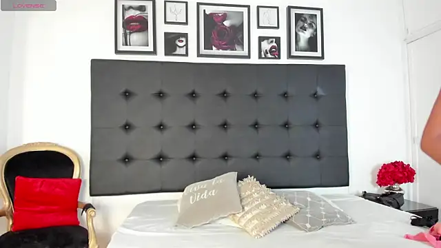 Snapshot of SaraDreamss chatting on 01-24-25, 08:32 SaraDreamss online show from 01-24-25, 08:32