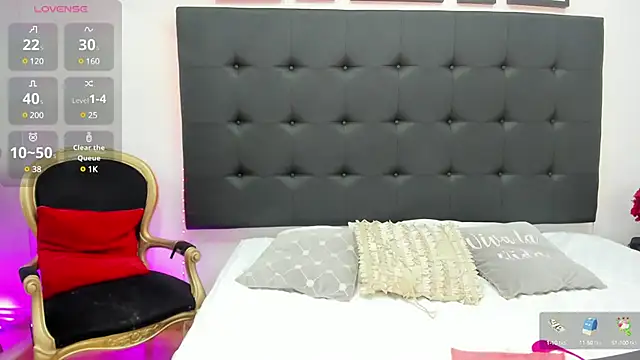 Snapshot of SaraDreamss chatting on 02-21-25, 08:49 SaraDreamss online show from 02-21-25, 08:49