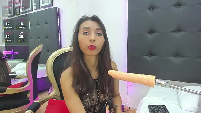 Snapshot of SaraDreamss chatting on 02-25-25, 12:03 SaraDreamss online show from 02-25-25, 12:03