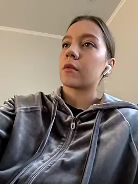 Snapshot of AliceBrayan chatting on 10-02-25, 05:03 AliceBrayan online show from 10-02-25, 05:03