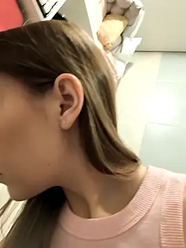 Snapshot of AliceBrayan chatting on 02-06-26, 05:05 AliceBrayan online show from 02-06-26, 05:05