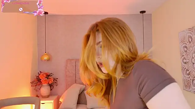 Snapshot of april_rousse chatting on 04-29-26, 05:30 april rousse online show from 04-29-26, 05:30