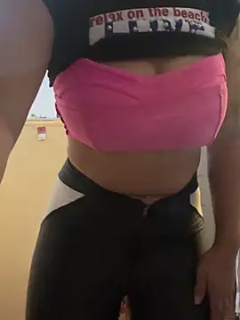 Snapshot of Gabizinhagirls chatting on 03-04-25, 10:46 Gabizinhagirls online show from 03-04-25, 10:46