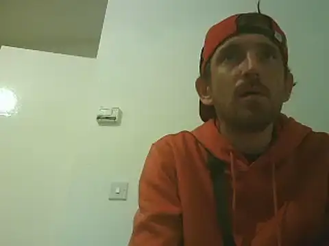 Snapshot of PocoLoco420 chatting on 06-06-26, 01:32 PocoLoco420 online show from 06-06-26, 01:32