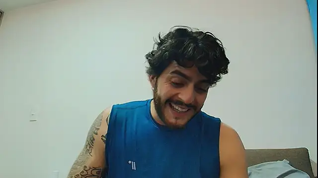 Snapshot of thomas_gun chatting on 05-26-26, 01:12 thomas gun online show from 05-26-26, 01:12