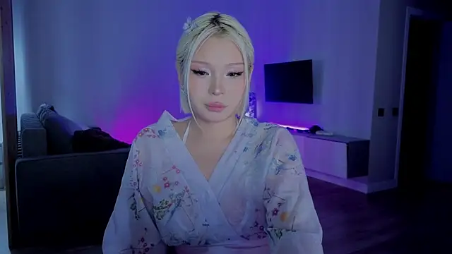 RileyMee online show from 11-17-25, 03:23