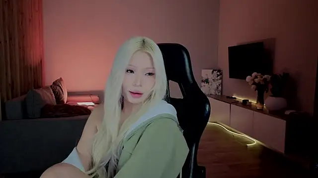 RileyMee online show from 01-14-26, 03:12