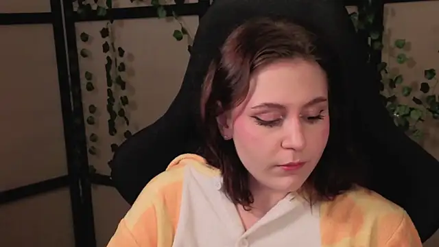 Diana Flower online show from 04-03-26, 01:42