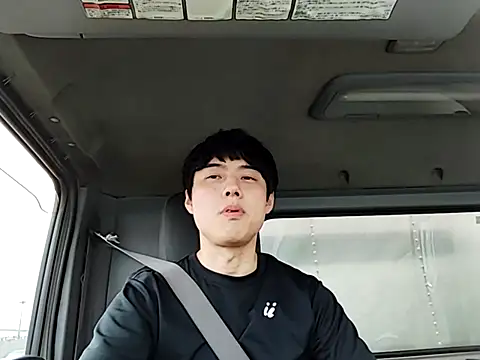 Snapshot of whitebriefboy chatting on 07-03-26, 09:21 whitebriefboy online show from 07-03-26, 09:21