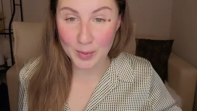 Helens love online show from 10-16-25, 01:28