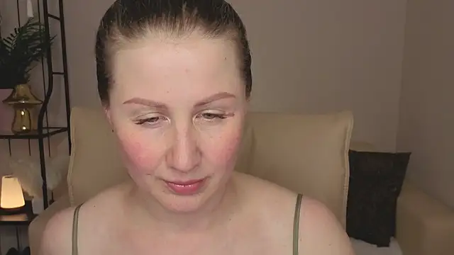 Snapshot of Helens_love chatting on 06-07-26, 05:22 Helens love online show from 06-07-26, 05:22