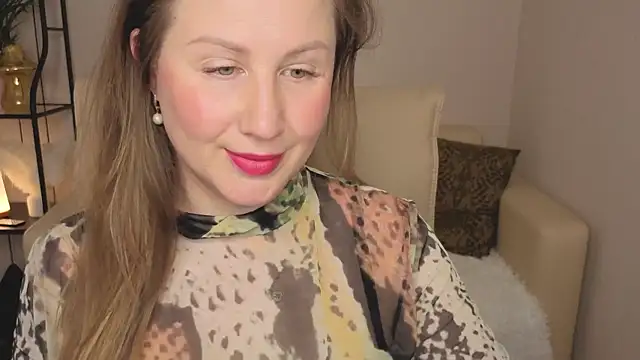 Snapshot of Helens_love chatting on 06-14-26, 02:24 Helens love online show from 06-14-26, 02:24