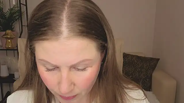 Snapshot of Helens_love chatting on 06-18-26, 03:29 Helens love online show from 06-18-26, 03:29