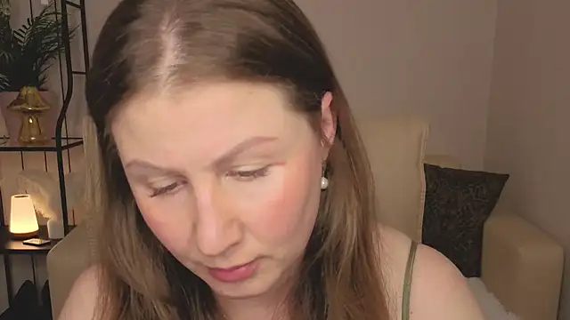 Snapshot of Helens_love chatting on 06-19-26, 02:16 Helens love online show from 06-19-26, 02:16