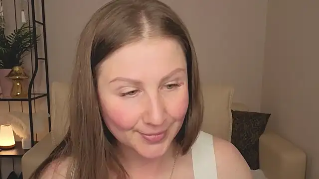 Snapshot of Helens_love chatting on 06-25-26, 05:23 Helens love online show from 06-25-26, 05:23