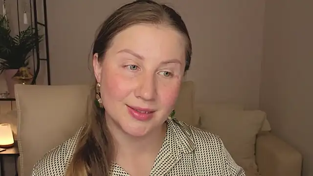 Snapshot of Helens_love chatting on 07-31-26, 02:22 Helens love online show from 07-31-26, 02:22