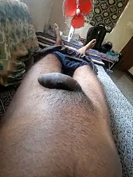 Snapshot of Yours_daddy6728 chatting on 03-29-26, 05:51 Yours daddy6728 online show from 03-29-26, 05:51
