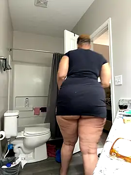 Snapshot of SexyHoneyRedd chatting on 12-02-24, 11:07 SexyHoneyRedd online show from 12-02-24, 11:07