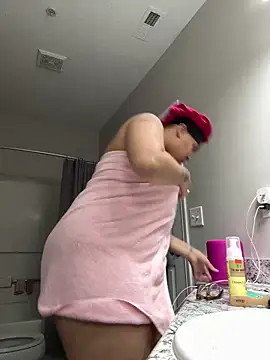 Snapshot of SexyHoneyRedd chatting on 01-09-25, 11:58 SexyHoneyRedd online show from 01-09-25, 11:58