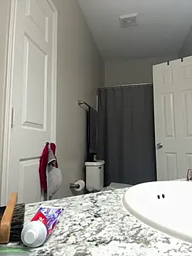 Snapshot of SexyHoneyRedd chatting on 02-13-25, 11:15 SexyHoneyRedd online show from 02-13-25, 11:15