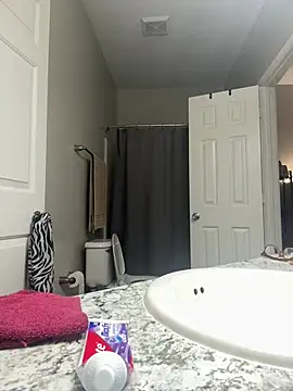 Snapshot of SexyHoneyRedd chatting on 03-06-25, 11:25 SexyHoneyRedd online show from 03-06-25, 11:25