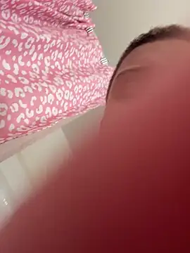 Snapshot of SexyHoneyRedd chatting on 02-13-26, 01:40 SexyHoneyRedd online show from 02-13-26, 01:40