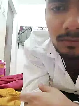 Snapshot of riya190 chatting on 12-12-24, 09:40 riya190 online show from 12-12-24, 09:40