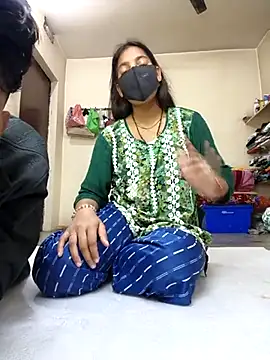 Snapshot of riya190 chatting on 02-15-25, 10:11 riya190 online show from 02-15-25, 10:11