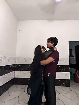 Snapshot of riya190 chatting on 10-07-25, 06:49 riya190 online show from 10-07-25, 06:49