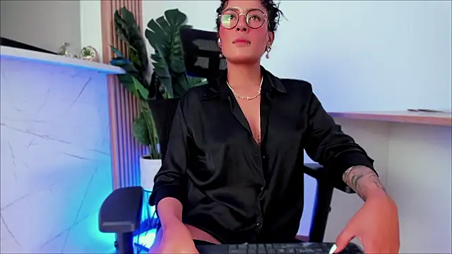 EviePhoenix online show from 01-31-26, 10:19