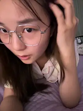 Snapshot of Sweet-Angel999 chatting on 06-13-26, 03:43 Sweet-Angel999 online show from 06-13-26, 03:43
