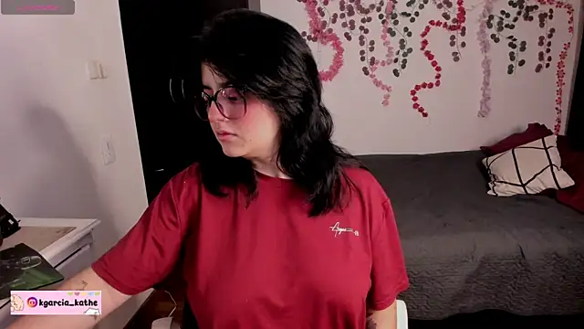 Lin-cute online show from 04-30-26, 05:03