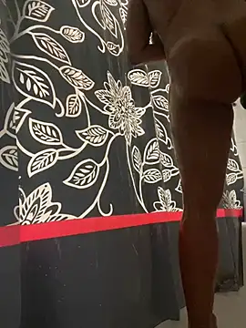 Snapshot of YourFaceMyThrone27 chatting on 01-15-25, 02:13 YourFaceMyThrone27 online show from 01-15-25, 02:13