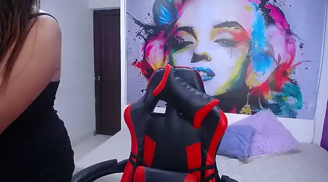 cristal horny19 online show from 02-04-25, 09:49