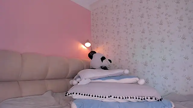 Snapshot of kitty_miaa chatting on 03-22-25, 01:32 kitty miaa online show from 03-22-25, 01:32