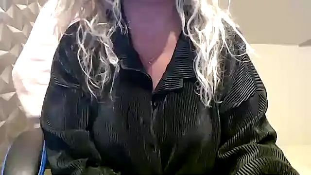 JenniLowen online show from 10-23-25, 09:08