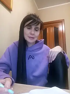 Francenia lolis online show from 11-17-25, 10:32