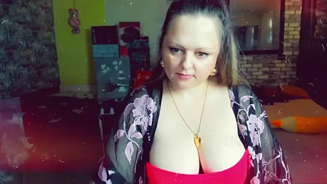 KlaraHoll online show from 12-14-24, 08:45