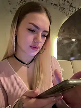 Snapshot of -Sexy_Barbie- chatting on 01-08-25, 08:38 -Sexy Barbie- online show from 01-08-25, 08:38