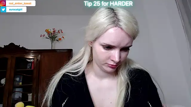 Snapshot of Amber_Kawaii chatting on 03-09-25, 08:21 Amber Kawaii online show from 03-09-25, 08:21