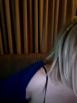 Snapshot of cansuozell chatting on 05-24-26, 06:35 cansuozell online show from 05-24-26, 06:35