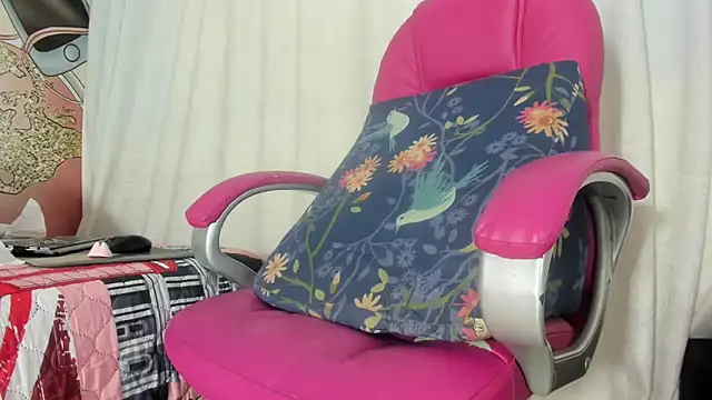 KOURTNEY-- online show from 02-10-25, 04:30