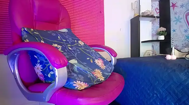 KOURTNEY-- online show from 03-13-25, 07:53