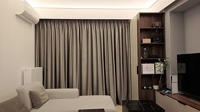 IrisNoire online show from 02-24-26, 08:40