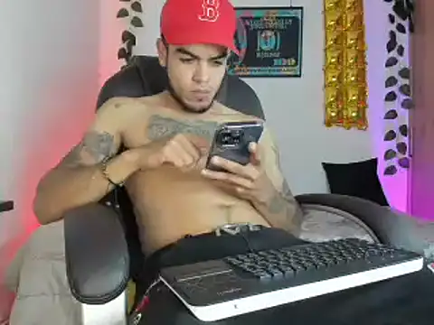 Snapshot of mikee_scooth chatting on 02-08-25, 02:58 mikee scooth online show from 02-08-25, 02:58