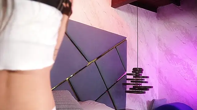 Snapshot of ammy_durand chatting on 12-17-25, 07:09 ammy durand online show from 12-17-25, 07:09