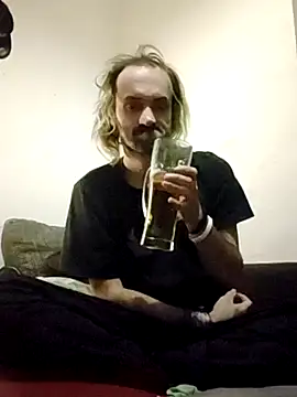 Snapshot of harterdome chatting on 11-07-25, 03:28 harterdome online show from 11-07-25, 03:28